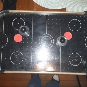 Mini air hockey table